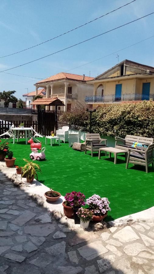 Вилла Oasi Hause Кастель Вольтурно Экстерьер фото